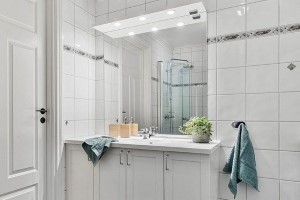 Bathroom towel hooks by Shin Dorn