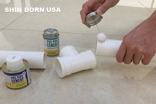 You are currently viewing Applying PVC Pipe Glue: A Step-by-Step Guide